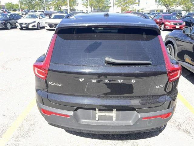 Photo of 2024 Onyx Black Metallic Volvo XC40