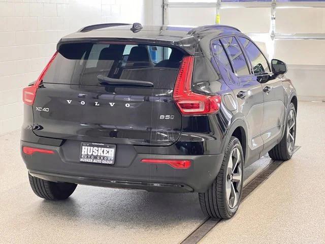 Photo of 2024 Onyx Black Metallic Volvo XC40