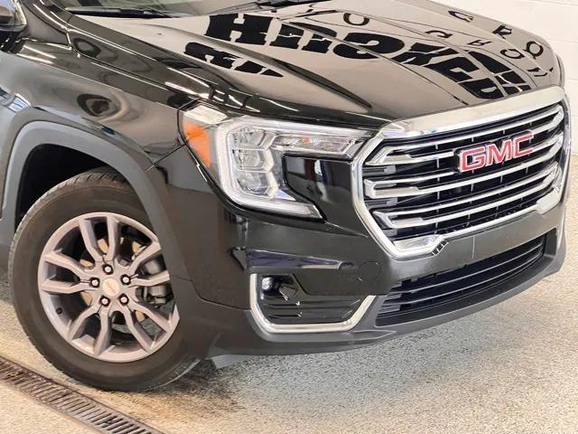 Photo of 2024 Ebony Twilight Metallic GMC Terrain