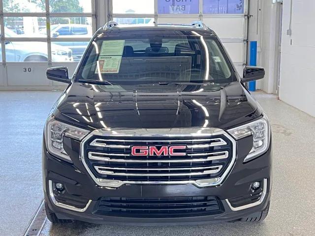 Photo of 2024 Ebony Twilight Metallic GMC Terrain
