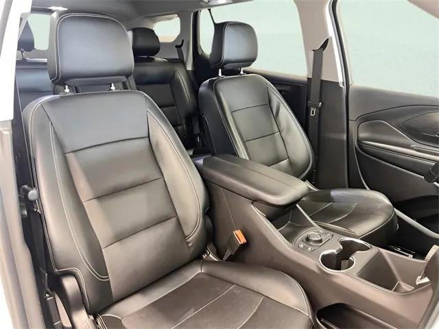 Photo of 2024 Summit White GMC Terrain