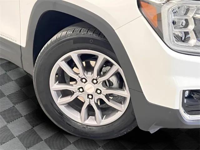 Photo of 2024 Summit White GMC Terrain