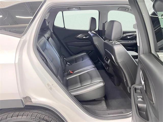 Photo of 2024 Summit White GMC Terrain