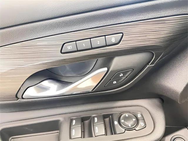 Photo of 2024 Summit White GMC Terrain