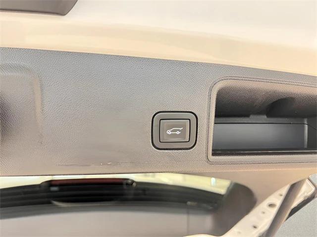 Photo of 2024 Summit White GMC Terrain
