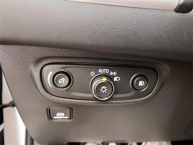 Photo of 2024 Summit White GMC Terrain