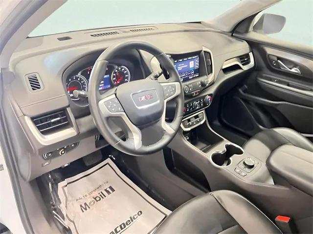 Photo of 2024 Summit White GMC Terrain