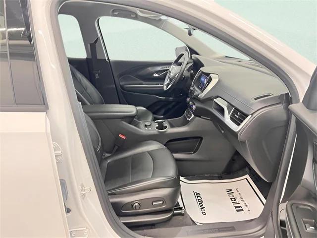 Photo of 2024 Summit White GMC Terrain
