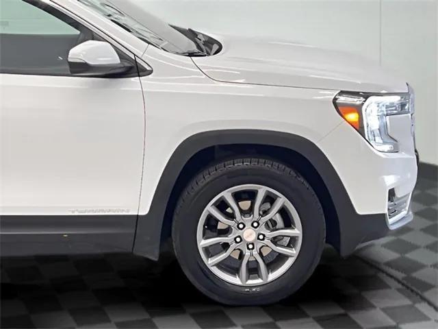 Photo of 2024 Summit White GMC Terrain