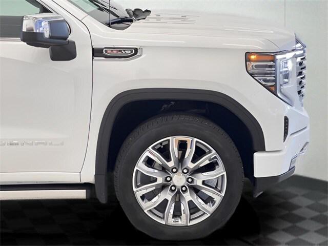 Photo of 2024 White Frost Tricoat GMC Sierra 1500