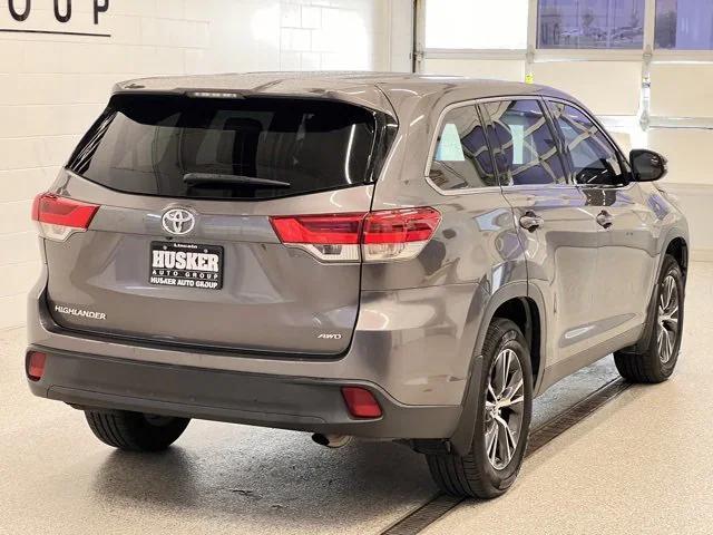 Photo of 2019 Predawn Gray Mica Toyota Highlander