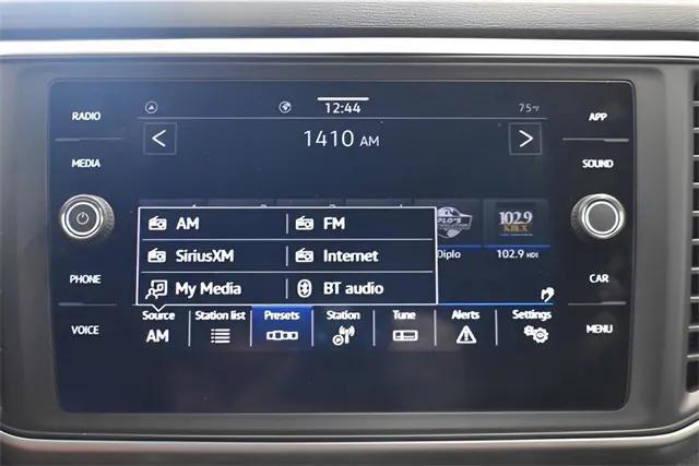 Photo of 2021 Deep Black Pearl Effect Volkswagen Atlas Cross Sport