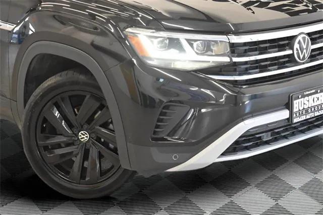 Photo of 2021 Deep Black Pearl Effect Volkswagen Atlas Cross Sport
