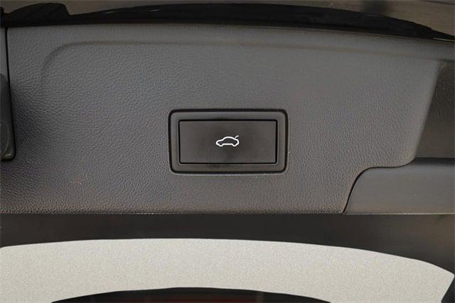 Photo of 2021 Deep Black Pearl Effect Volkswagen Atlas Cross Sport