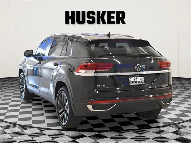 Photo of 2021 Deep Black Pearl Effect Volkswagen Atlas Cross Sport