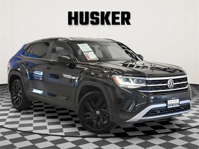 Photo of 2021 Deep Black Pearl Effect Volkswagen Atlas Cross Sport