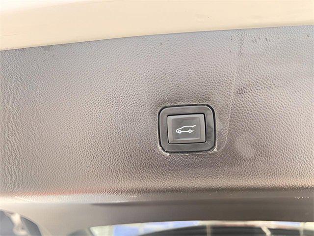 Photo of 2019 Silver Ice Metallic Chevrolet Traverse