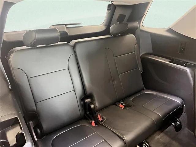 Photo of 2019 Silver Ice Metallic Chevrolet Traverse