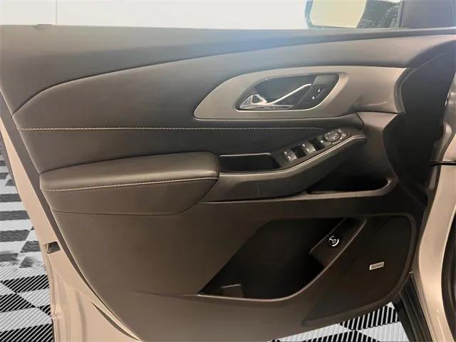 Photo of 2019 Silver Ice Metallic Chevrolet Traverse