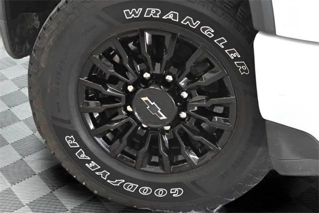 Photo of 2023 Summit White Chevrolet Silverado 2500