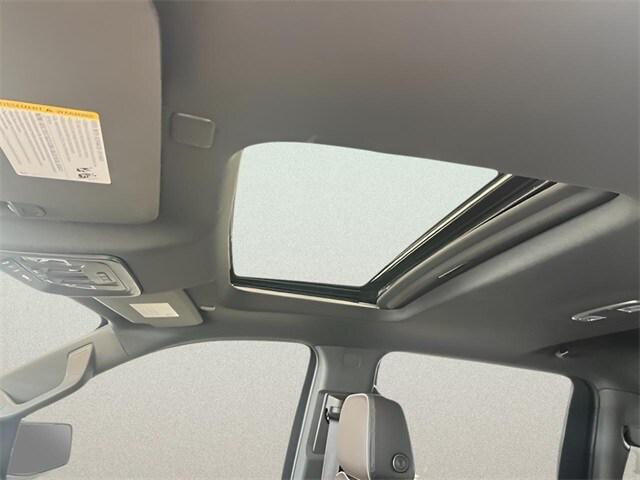 Photo of 2025 White Frost Tricoat GMC Sierra 1500
