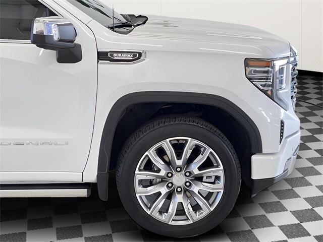 Photo of 2025 White Frost Tricoat GMC Sierra 1500