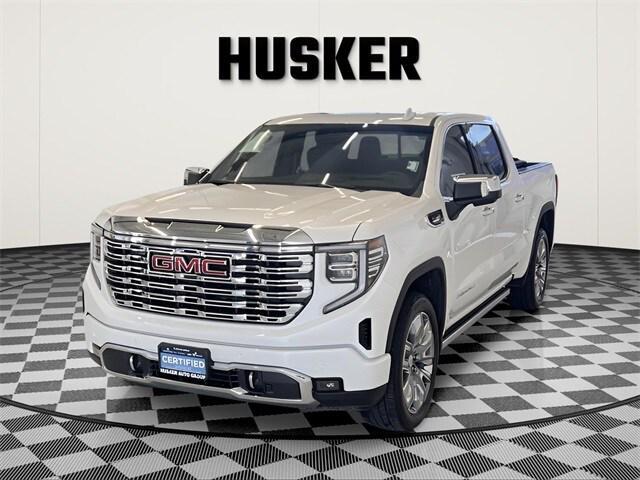 Photo of 2025 White Frost Tricoat GMC Sierra 1500