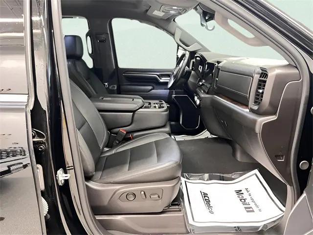 Photo of 2024 Onyx Black GMC Sierra 2500