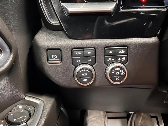 Photo of 2024 Onyx Black GMC Sierra 2500