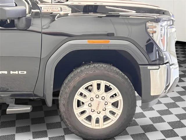 Photo of 2024 Onyx Black GMC Sierra 2500