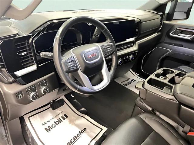 Photo of 2024 Onyx Black GMC Sierra 2500