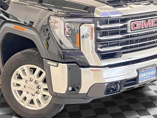 Photo of 2024 Onyx Black GMC Sierra 2500