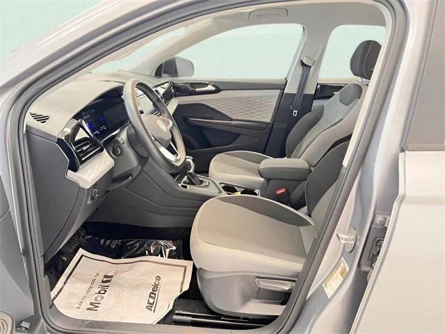 Photo of 2024 Pyrite Silver Metallic Volkswagen Taos