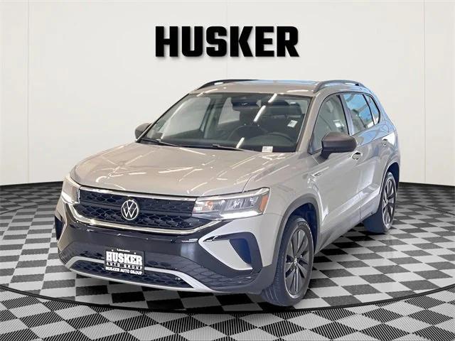 Photo of 2024 Pyrite Silver Metallic Volkswagen Taos