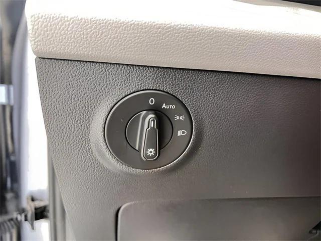 Photo of 2024 Pyrite Silver Metallic Volkswagen Taos