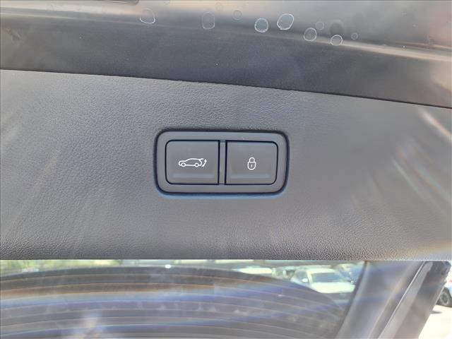 Photo of 2026 Vik Black Genesis GV70