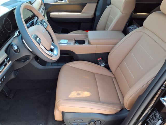 Photo of 2026 Phantom Black Hyundai SANTA FE HEV