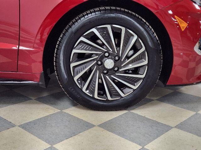 Photo of 2023 Red Hyundai SONATA Hybrid