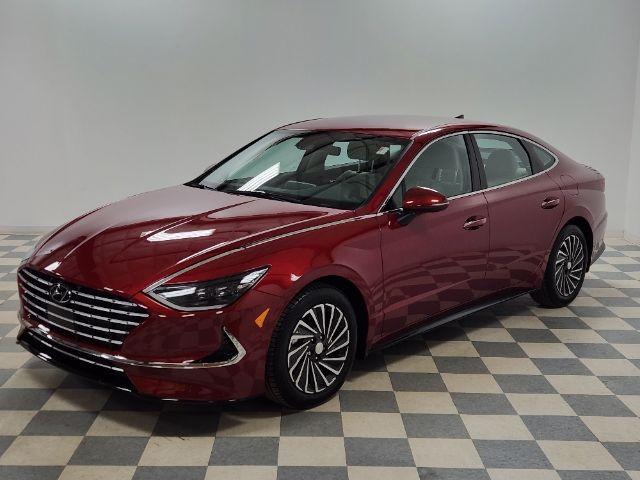 Photo of 2023 Red Hyundai SONATA Hybrid