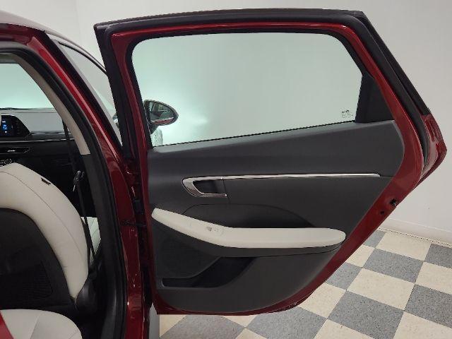Photo of 2023 Red Hyundai SONATA Hybrid