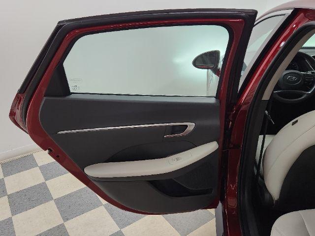 Photo of 2023 Red Hyundai SONATA Hybrid