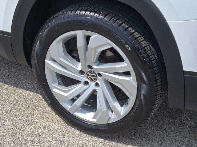 Photo of 2022 Pure White Volkswagen Atlas