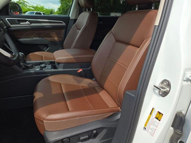 Photo of 2022 Pure White Volkswagen Atlas