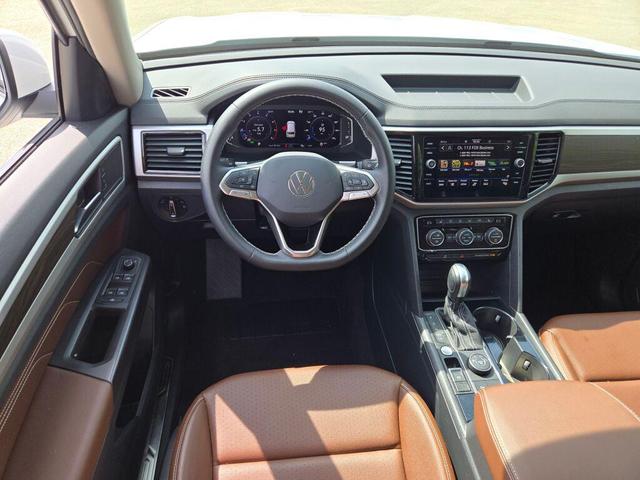 Photo of 2022 Pure White Volkswagen Atlas