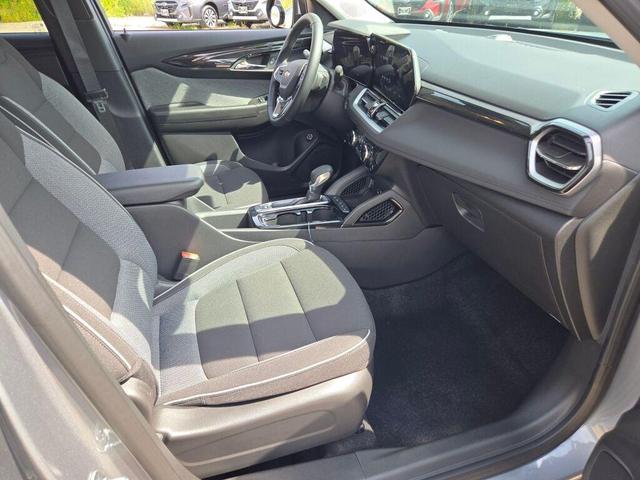 Photo of 2025 Sterling Gray Metallic Chevrolet Trailblazer