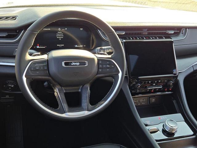 Photo of 2025 Silver Zynith Jeep Grand Cherokee