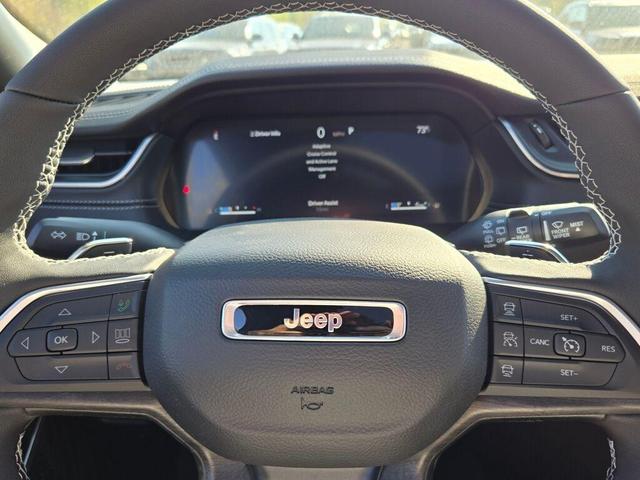 Photo of 2025 Silver Zynith Jeep Grand Cherokee