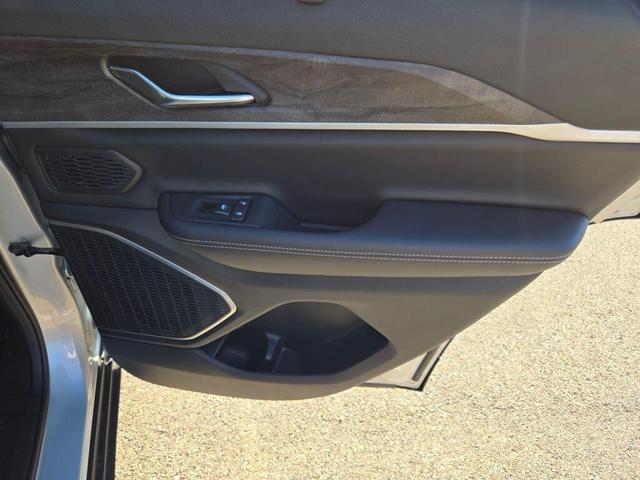 Photo of 2025 Silver Zynith Jeep Grand Cherokee