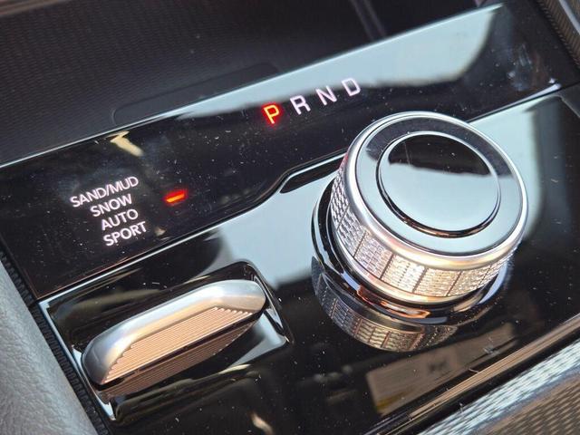 Photo of 2025 Silver Zynith Jeep Grand Cherokee