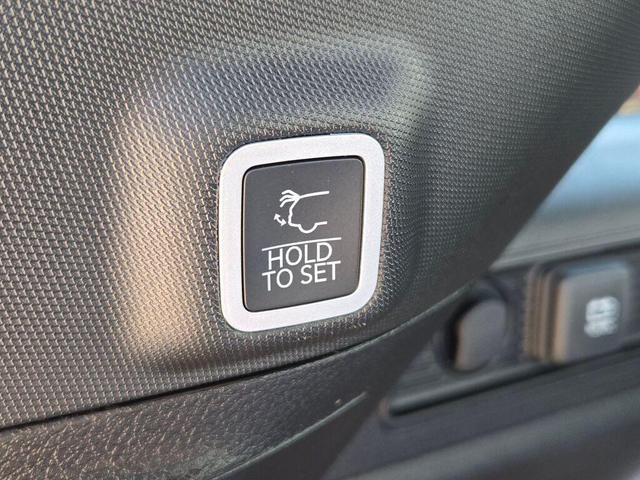 Photo of 2025 Silver Zynith Jeep Grand Cherokee
